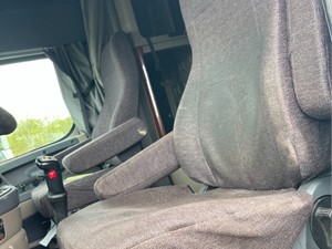 Used 2012 Freightliner Cascadia 125 Seat (Stock #FR-0710-4)) Part Image