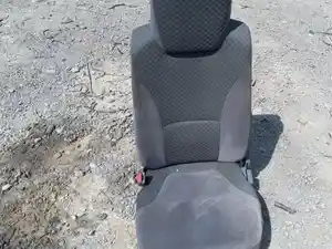 Used 2012 Isuzu NRR Seat (Stock #IZ-0683-37)) Part Image