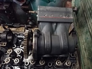 Used 2012 Volvo VED12 Air Compressor (Stock #VED12-35)) Part Image