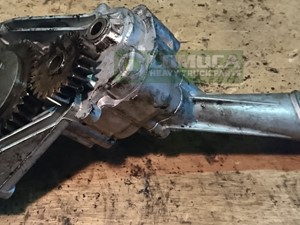 Used 2012 Volvo VED12 Oil Pump (Stock #VED12-15)) Part Image
