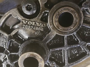 Used 2012 Volvo VED13 Oil Pump (Stock #VED-13-VV0461-6)) Part Image