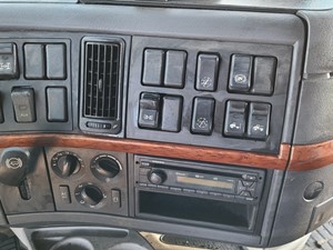 Used 2012 Volvo VNL Dash Control Module (Stock #VV-0620-15)) Part Image