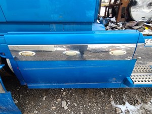 Used 2012 Volvo VNL Tank Fairing (Stock #VV-0620-11)) Part Image