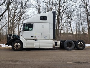 Used 2013 Volvo VNL Cab (Stock #VV-0638-19)) Part Image