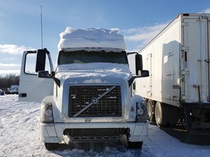 Used 2013 Volvo VNL Front Axle, Complete (Stock #VV-0558-2)) Part Image