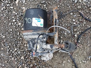 Used 2014 Freightliner Cascadia 125 Air Dryer (Stock #FR-0590-56)) Part Image