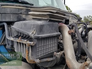 Used 2014 International DuraStar 4300 Air Cleaner (Stock #IN-0550-8)) Part Image