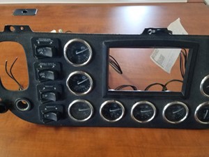 Used 2014 Peterbilt 389 Instrument Cluster (Stock #PT-0588-17)) Part Image