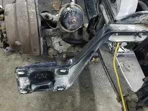 Used 2014 Peterbilt 579 Bracket Image
