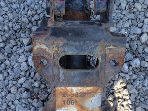 Used 2014 Peterbilt 579 Cab Mount (Stock #PT-0505-66)) Part Image