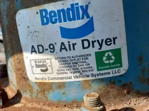 Used 2014 Volvo VNL Air Dryer (Stock #VV-0721-23)) Part Image