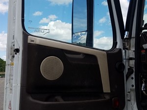 Used 2014 Volvo VNL Door (Stock #VV-0536-12)) Part Image