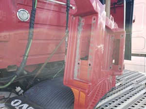 Used 2014 Volvo VNL Tank Fairing (Stock #VV-0636-11)) Part Image