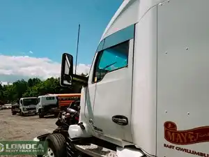 Used 2015 Kenworth T680 Door (Stock #KW-0724-3)) Part Image