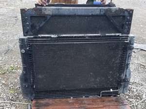 Used 2015 Kenworth T680 Radiator (Stock #KW-0560-15)) Part Image