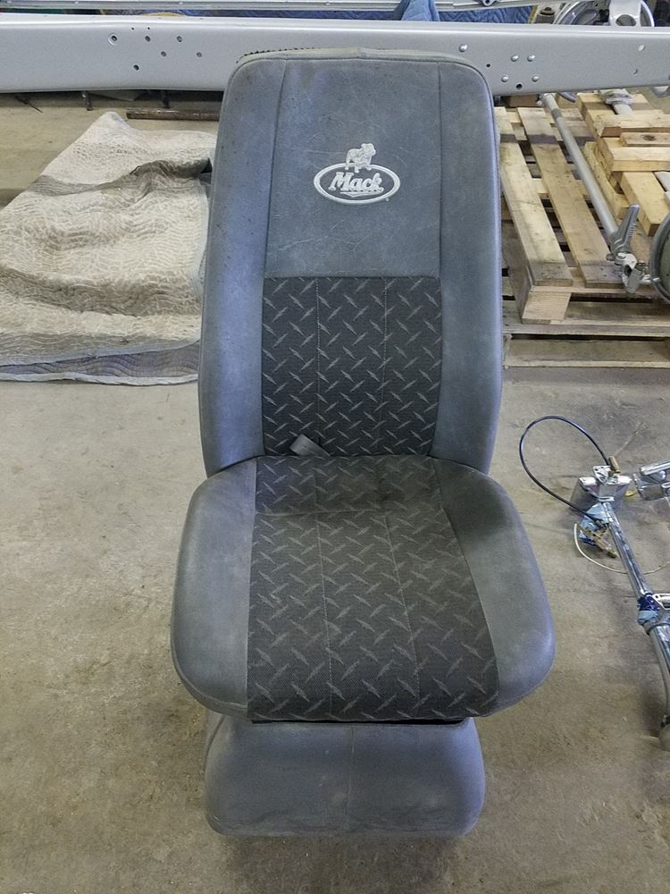 2015 Mack GU813 (Stock MK045272) Seats TPI