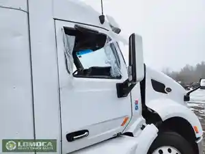 Used 2016 Peterbilt 579 Door (Stock #PT-0756-18)) Part Image