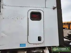 Used 2016 Peterbilt 579 Sleeper Part Image