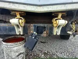 Used 2016 Peterbilt 579 Hood Hinge (Stock #PT-0775-40)) Part Image