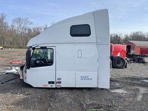 Used 2016 Volvo VNL Cab (Stock #VV-0700-26)) Part Image