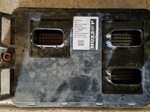 Used 2017 Eaton/Fuller RTLO18913A Chassis Control Module (Stock #KW-0614-36)) Part Image