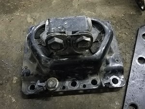 Used 2017 Mack GU813 Engine Mount (Stock #MK-0528-16)) Part Image