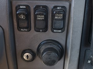 Used 2017 Peterbilt 348 Dash Control Module (Stock #PT-0615-32)) Part Image