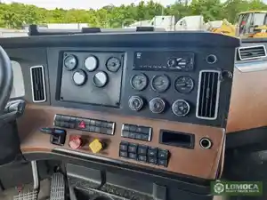 Used 2018 Freightliner Cascadia 126 Dash Control Module Image