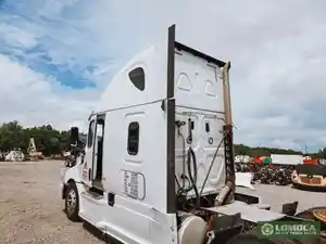 Used 2018 Freightliner Cascadia 126 Sleeper Fairing (Stock #FR-0787-17)) Part Image
