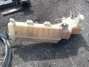 Used 2018 Volvo VNL Radiator Overflow Bottle (Stock #VV-0739-51)) Part Image