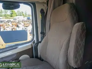 Used 2018 Volvo VNL Seat (Stock #VV-0739-17)) Part Image