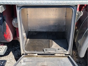 Used 2018 Western Star 4900 SA Tool Box (Stock #WS-0654-7)) Part Image