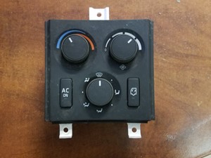 Used 2020 Volvo VNL Dash Control Module (Stock #VV-0595-47)) Part Image