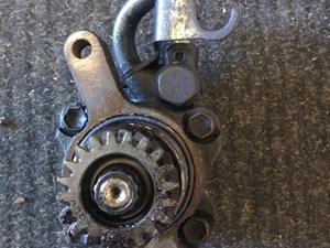 Used 2003 Hino J05C-TB/TD L4 5.3L, 165/168HP, 324(CID) Steering Pump (Stock #HI-0430-19)) Part Image