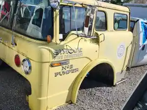 Used 1981 Ford C900 Cab (Stock #FD-1063)) Part Image