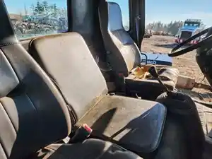 Used 1998 GMC T7500 Seat (Stock #GM-0664-14)) Part Image