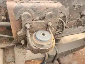 Used 2002 GMC C7500 Engine Mount (Stock #GM-0825-37)) Part Image
