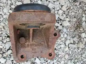 Used 2002 GMC C7500 Engine Mount Image
