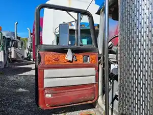 Used 2004 Peterbilt 378 Door (Stock #PT-0653-20)) Part Image