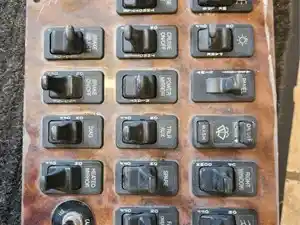 Used 2005 International 9900I Dash Control Module (Stock #IN-0499-41)) Part Image