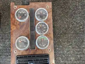 Used 2005 International 9900I Dash Control Module (Stock #IN-0499-40)) Part Image