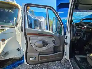 Used 2005 Kenworth T2000 Door (Stock #KW-0689-47)) Part Image