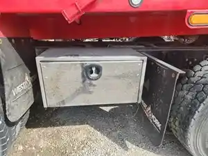 Used 2005 Kenworth T800 Tool Box (Stock #KW-0881-18)) Part Image