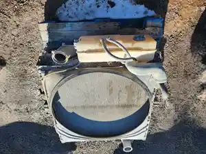 Used 2005 Volvo VNL Radiator (Stock #VV-0740-12)) Part Image