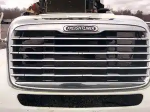 Used 2006 Freightliner Columbia 112 Grille (Stock #FR-0434-51)) Part Image