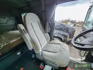 Used 2007 Freightliner Columbia 120 Seat (Stock #FR-0831-28)) Part Image
