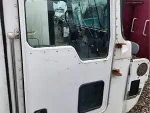 Used 2007 Kenworth T600 Door (Stock #KW-0481-86)) Part Image