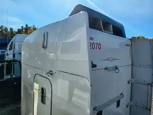Used 2007 Peterbilt 386 Sleeper Fairing (Stock #PT-0742-55)) Part Image