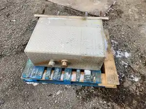 Used 2008 Volvo VNL Hydraulic Tank (Stock #VV-0903-11)) Part Image