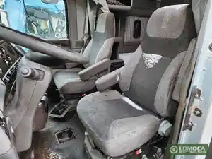 Used 2009 Kenworth T660 Seat (Stock #KW-0571-52)) Part Image